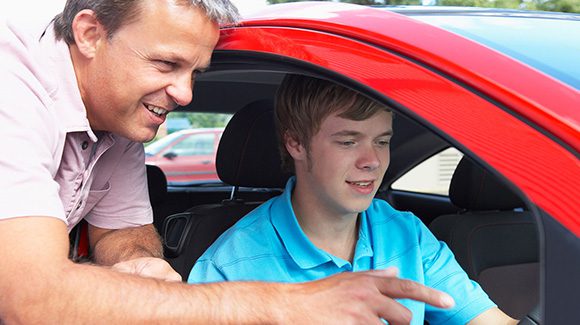 Top Reasons to Pass Your Driving Test Before Leaving School